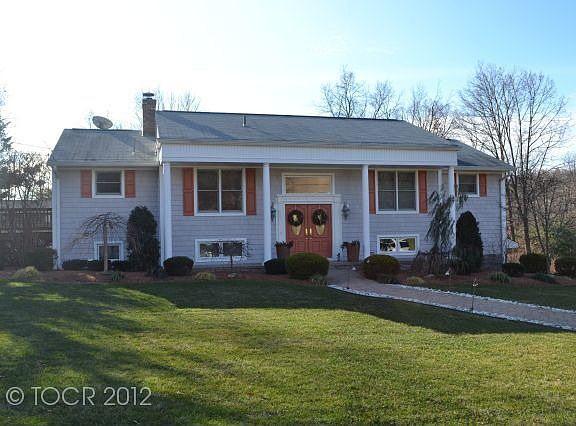 2nd image of 15 Lynn Ct