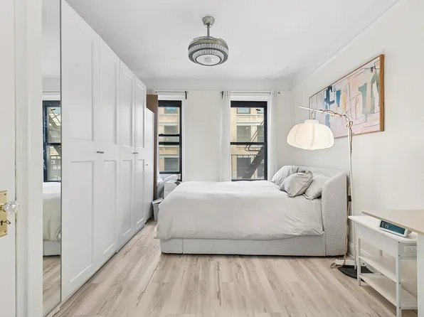 228 West 17th Street image 3 of 4