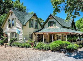 5 Summit St, Eureka Springs, AR 72632