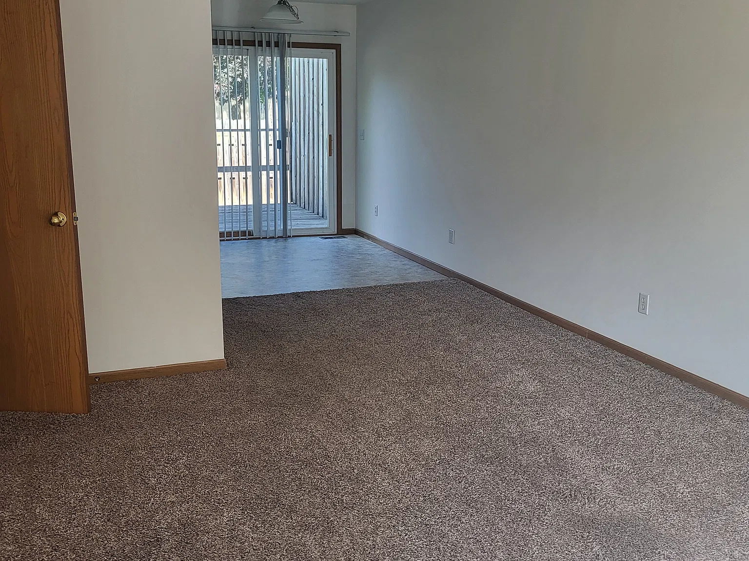 PKP 4915 Universal Dr — Photo 2