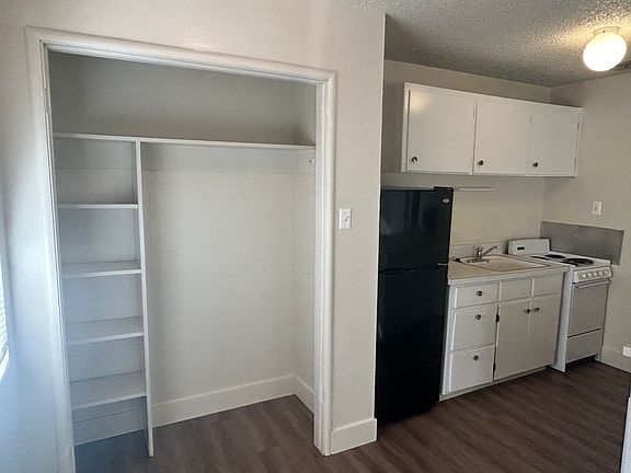 3rd image of 618 Rancheria Dr APT D