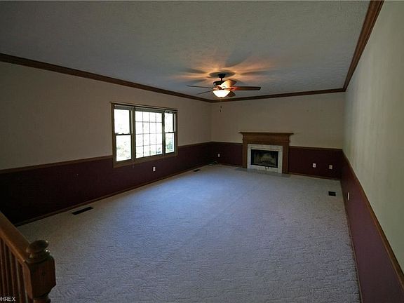 4th image of 239 Ashland Ave