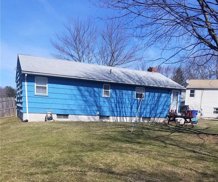 2nd image of 24 Arrowhead Cir