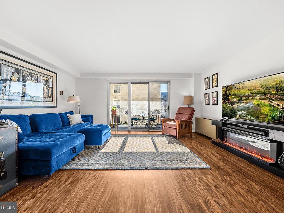 1st image of 730 24th St NW #600