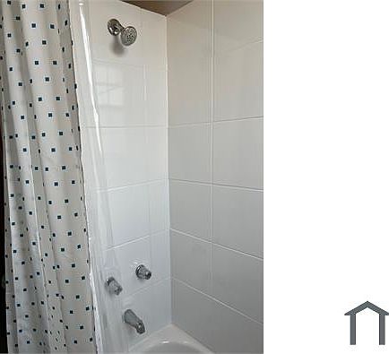 4th image of 6716 S Clyde Ave #3