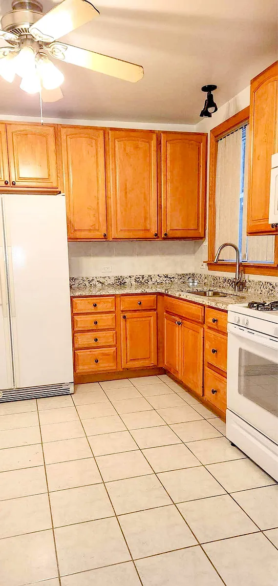 Building Photo - 6042 W Miami Ave #1