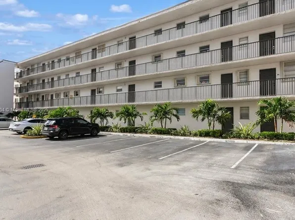 14140 SW 84th St APT 104-H, Miami, FL 33183
