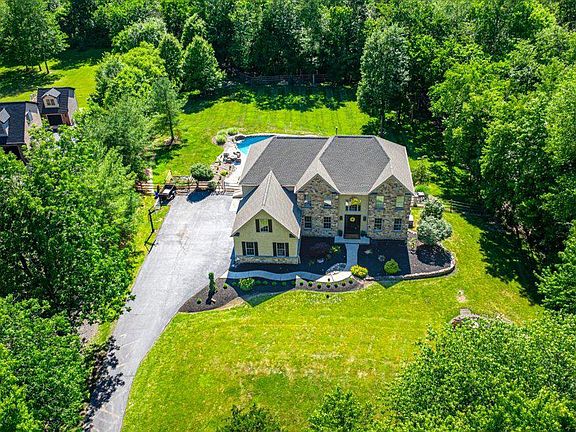 4th image of 104 Pickwick Dr