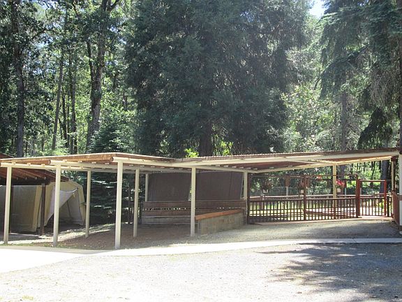 5th image of 335 Green Leaf Way