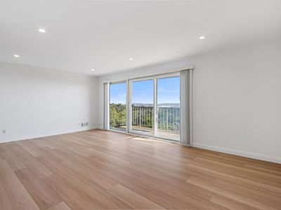 40 Parkridge Dr APT 6 - Main Image