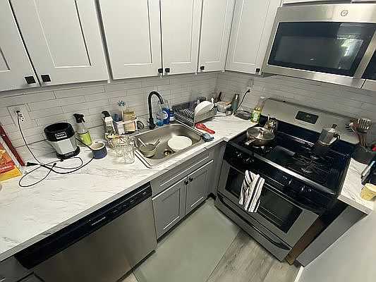 3rd image of 853 Halsey St #2D