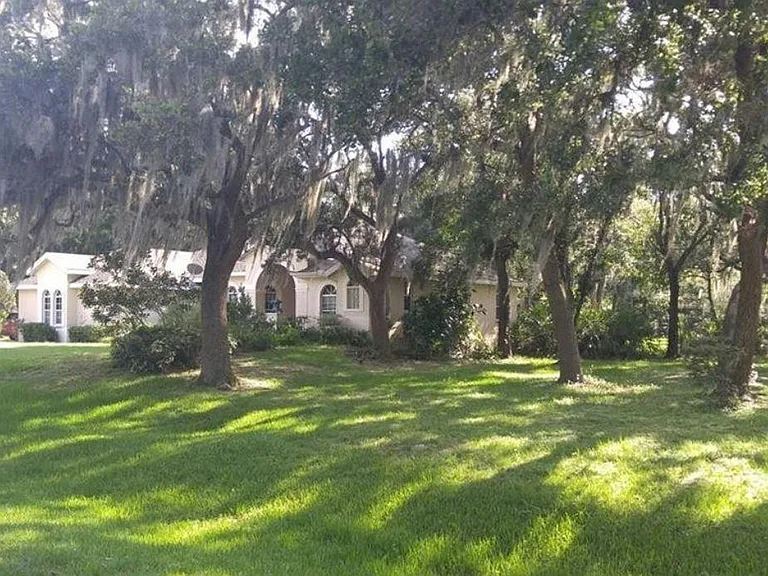 4749 Acorn Cir — Photo 3
