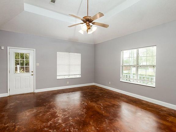 3rd image of 630 Maplewood Dr
