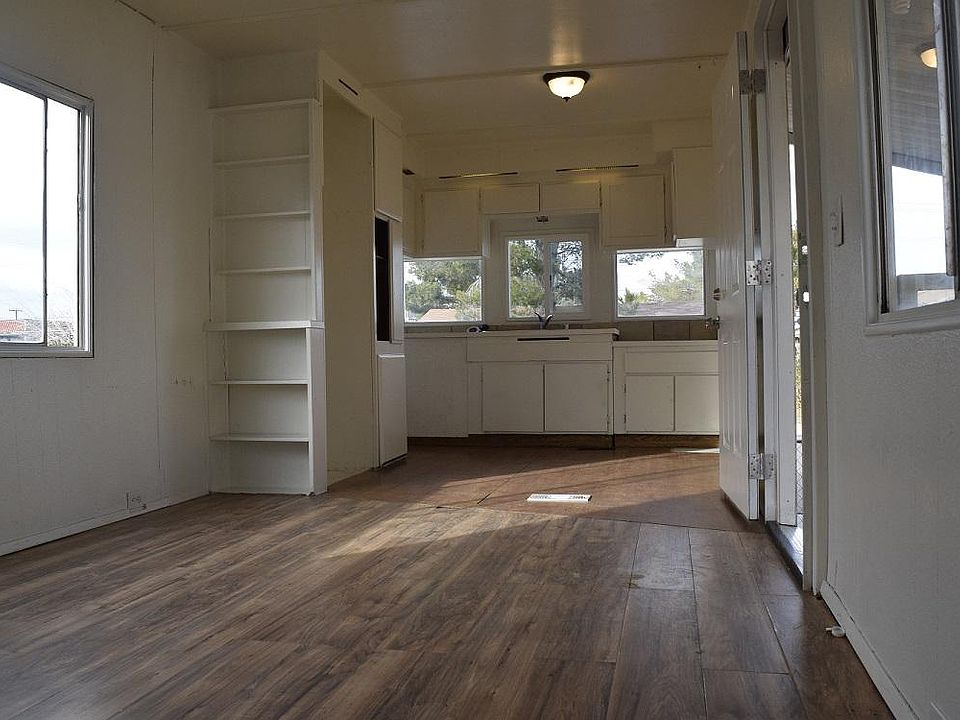 Living room & Kitchen