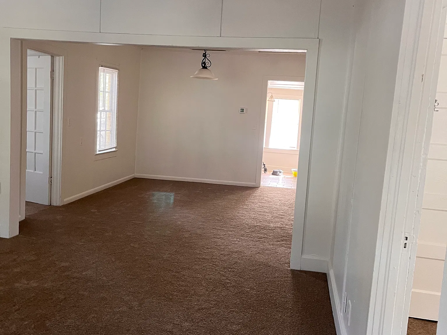 3 bed, 1.5 bath, 1096 sqft, $2,000 — Photo 4
