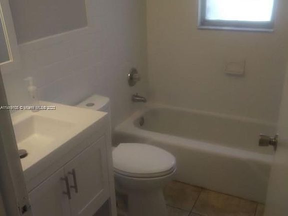 5th image of 4652 Myla Ln #4656