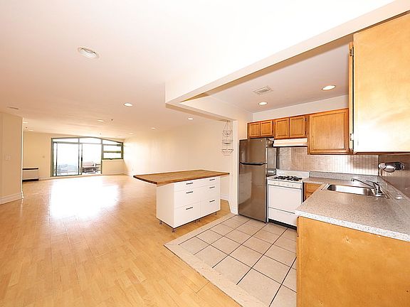 3rd image of 19-19 24th Ave #L510