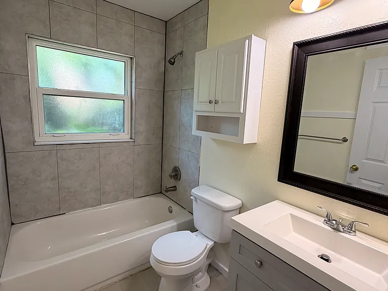 305 W Country Club Dr — Photo 12