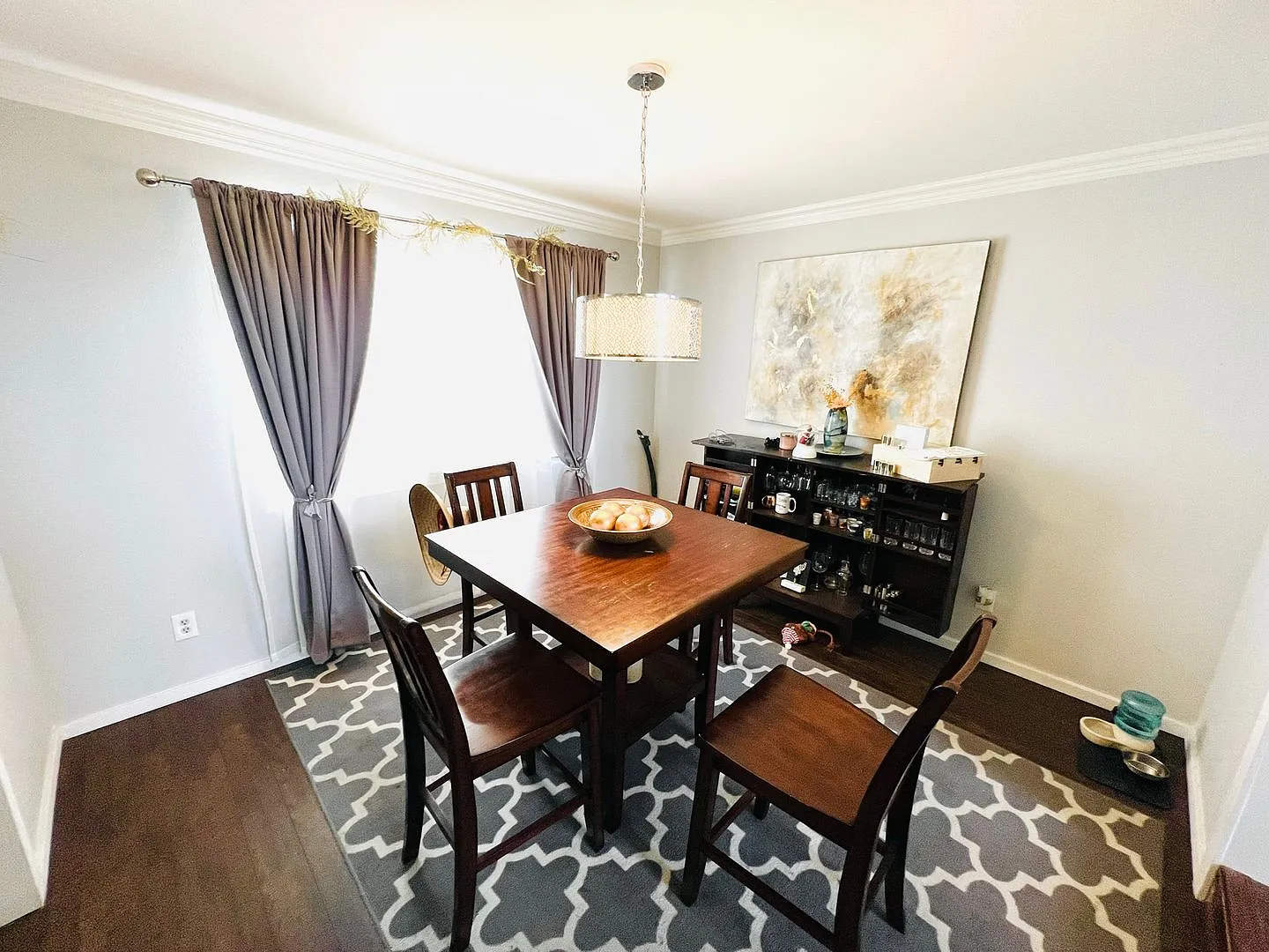 Simi Valley - 4 Bedroom 2.5 Bathroom - 10 min commute to the San Fernando Valley — Photo 3