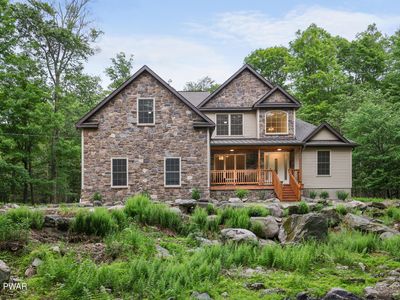 194 Rocky Mountain Dr, Greentown, PA, 18426