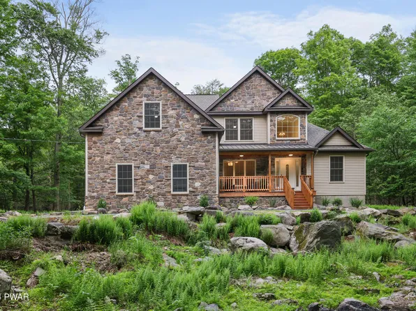 194 Rocky Mountain Dr, Greentown, PA 18426