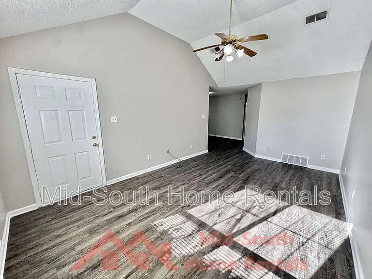 5528 Ginners Dr — Photo 5
