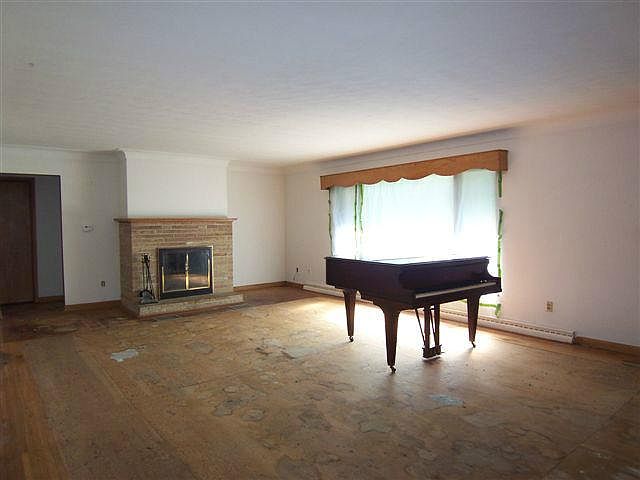 2nd image of 23684 Luckey Rd