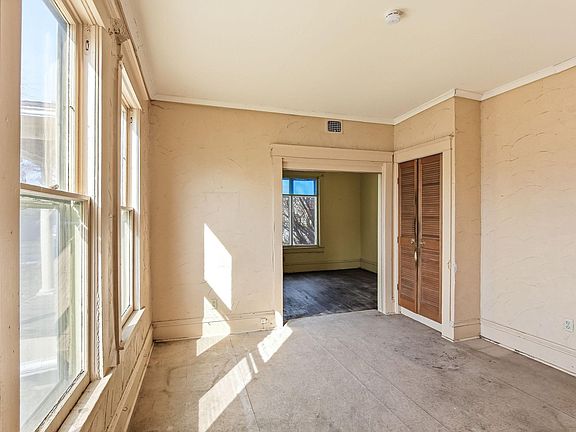 5th image of 3118 Sheridan Ave N