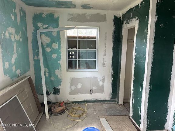 5th image of 1352 W 16th St #3-89
