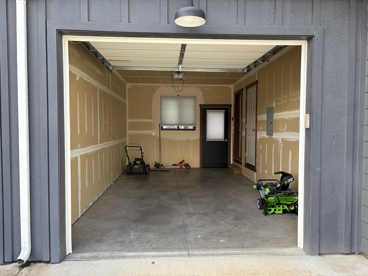 2 bed, 2.5 bath, 1320 sqft, $2,400 — Photo 3