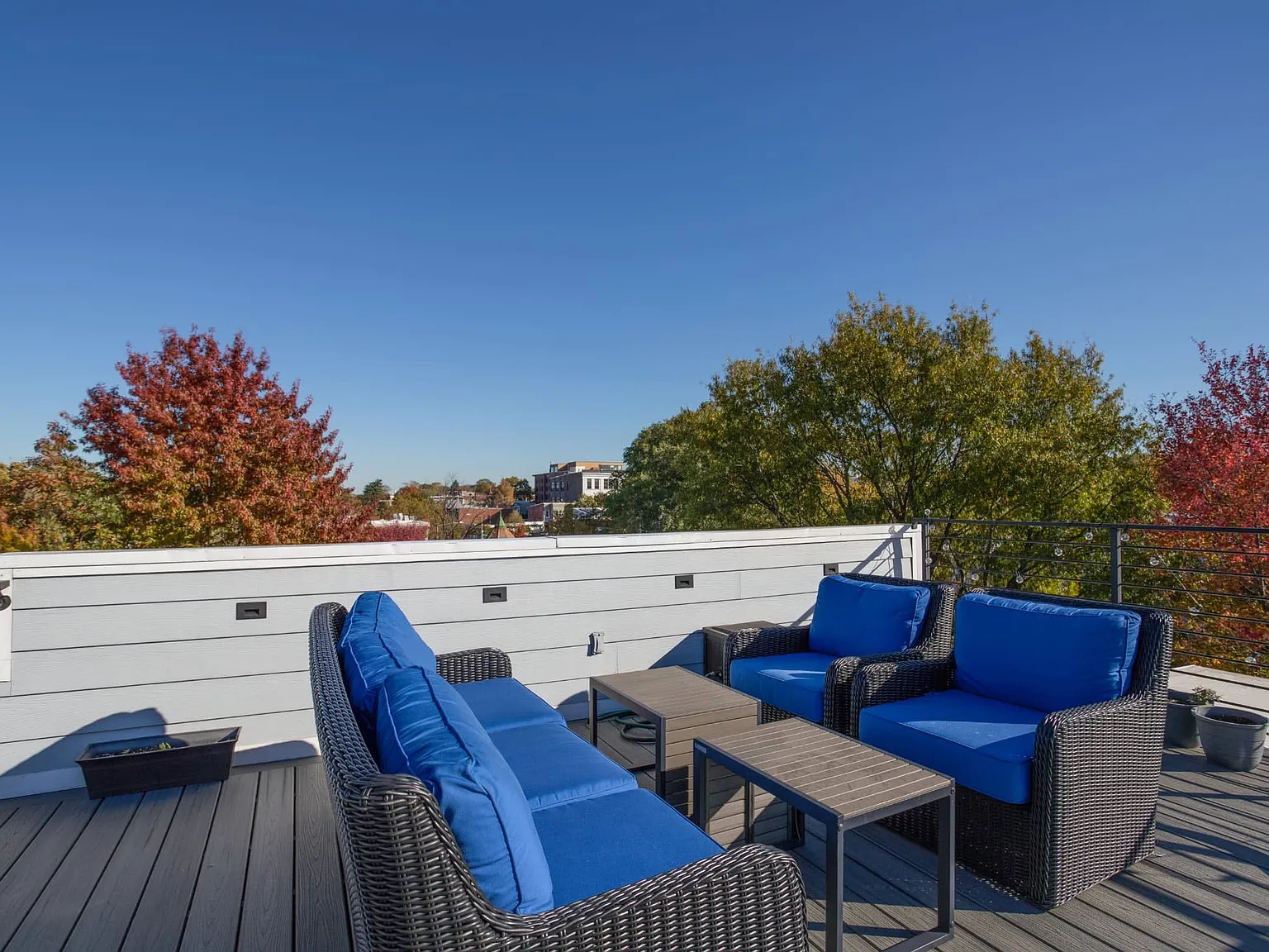5 bed, 3200 sqft, $14,250 — Photo 1