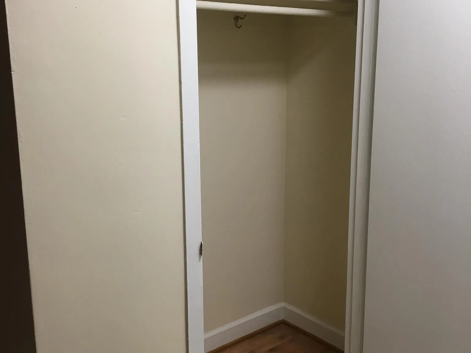 Studio, 400 sqft, $1,600 — Photo 1