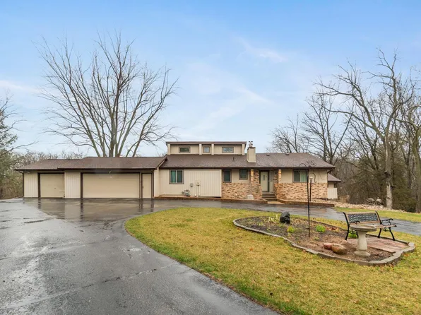 8830 Commanche Trl, La Porte City, IA 50651