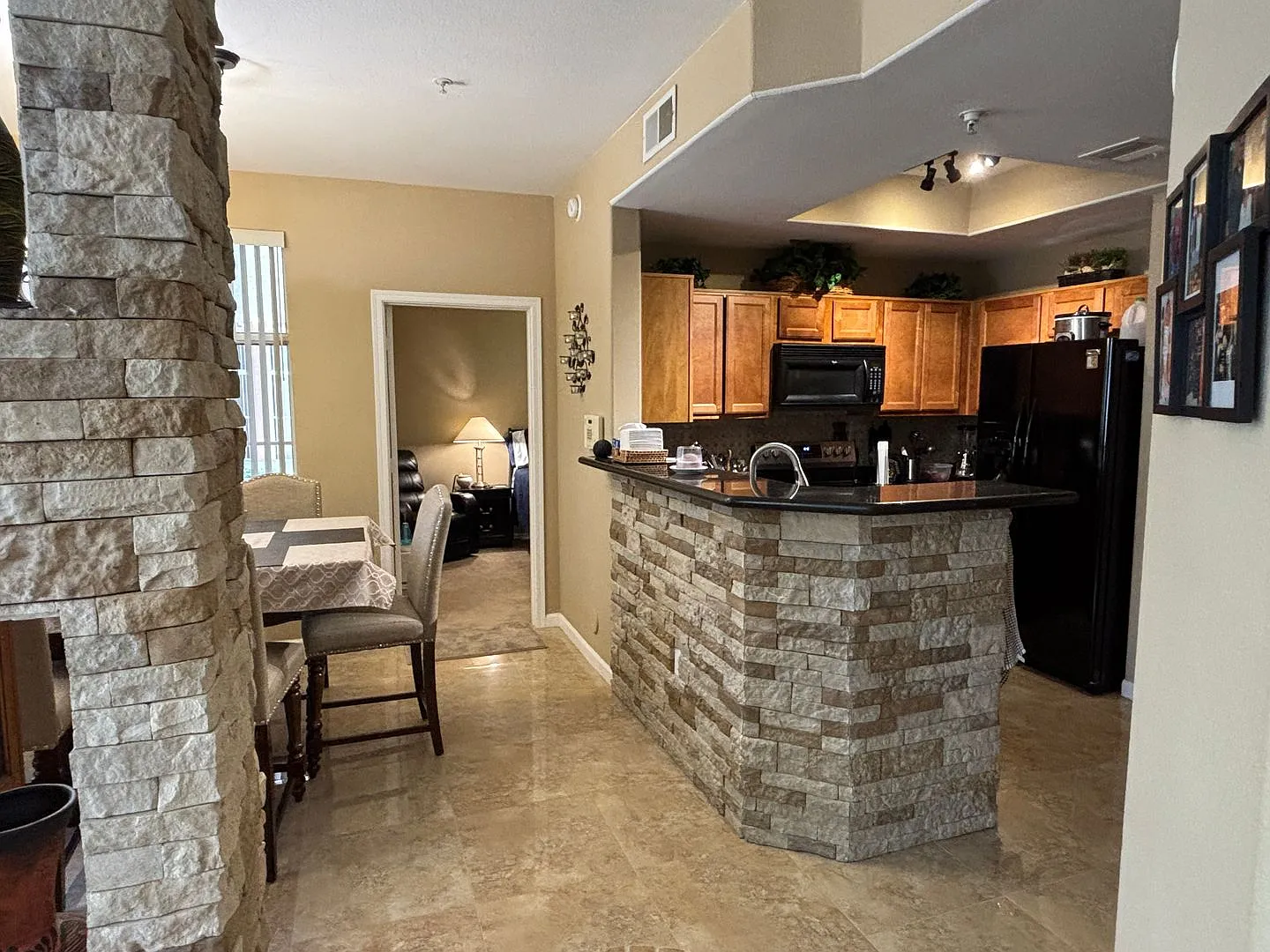 Ground level, Furnished 1bd Condo — Photo 1