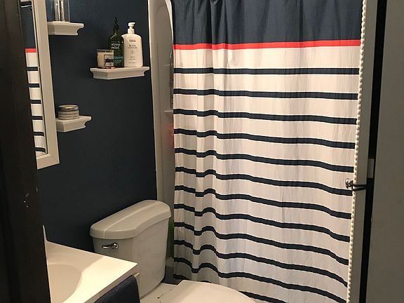4th image of 2608 Pacific Dr S APT 1