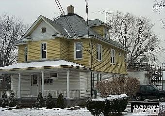 1st image of 2764 Grand Ave