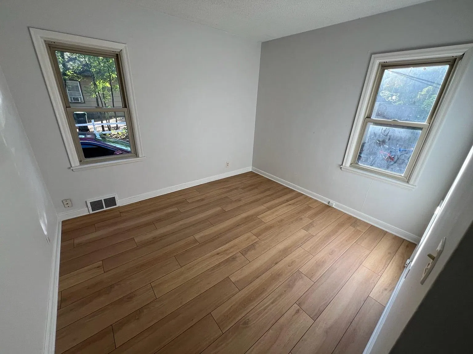 3 bed, 2.0 bath, 1100 sqft, $2,250 — Photo 3