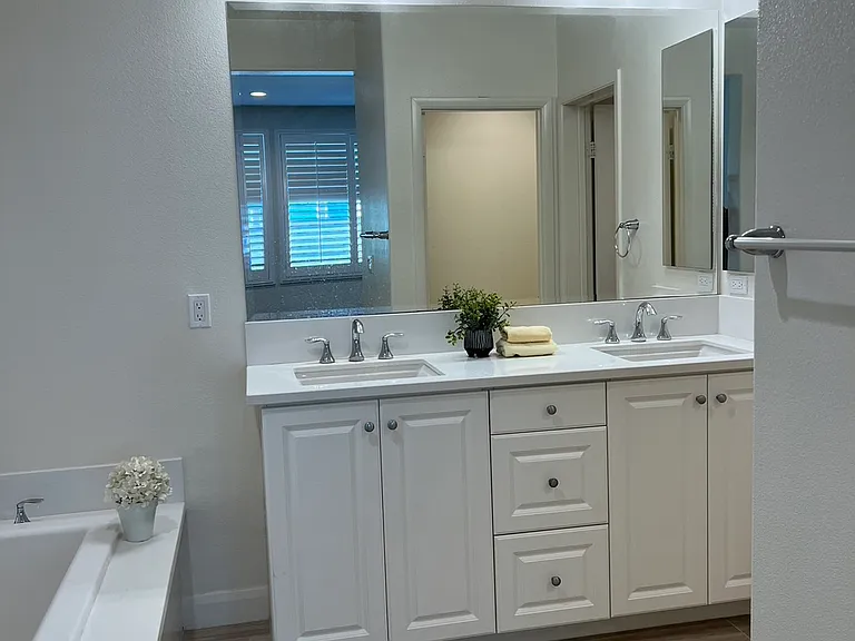2nd floor, master bathroom