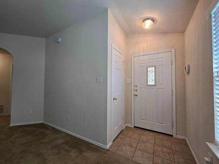 4604 Black Forest Ln — Photo 4