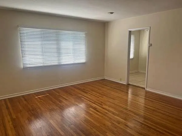 3636 Kelton Ave #D — Photo 11