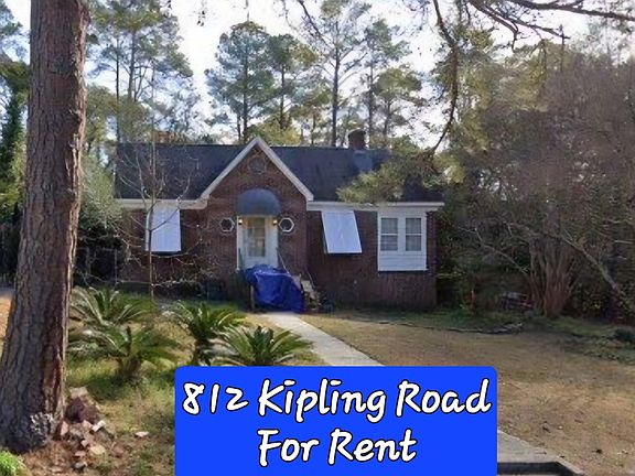 3 bedrooms and 2 baths plus Den/ office. Detached garage . Move in ready