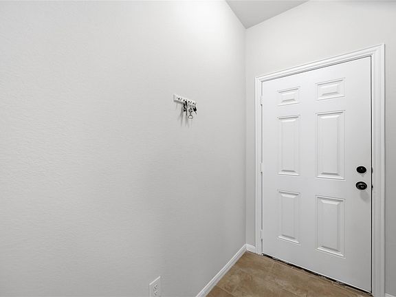 4th image of 2208 Ruby Dr