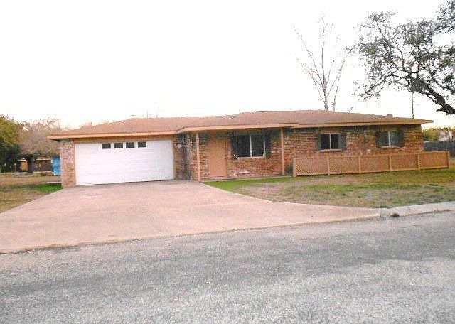 1st image of 1613 Muleshoe Dr
