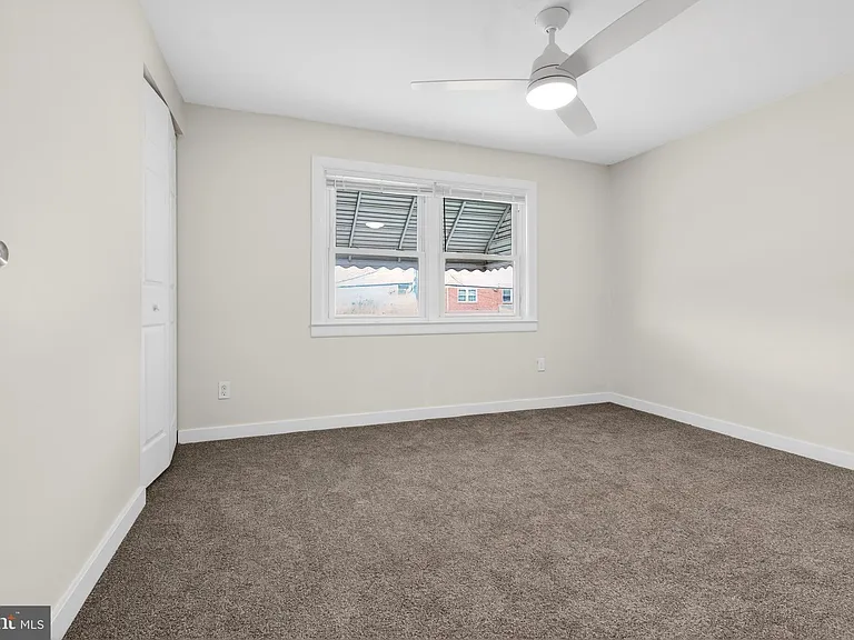 7860 Saint Claire Ln — Photo 16