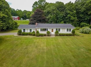 34 Mountain Rd, North Hatfield, MA 01066