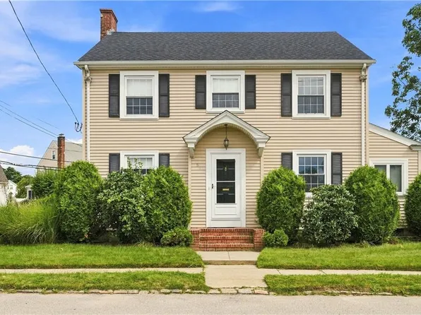 80 Knollwood Ave, Cranston, RI 02910