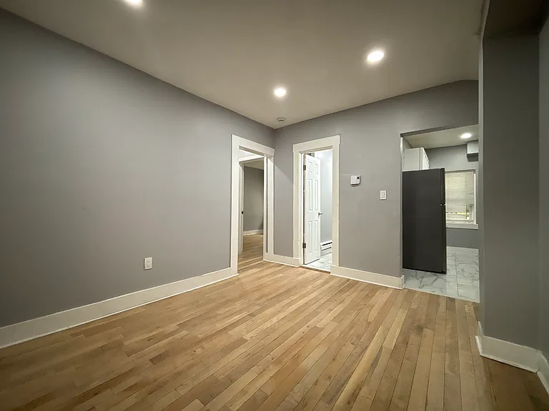 142 Rowe St #B1 — Photo 3