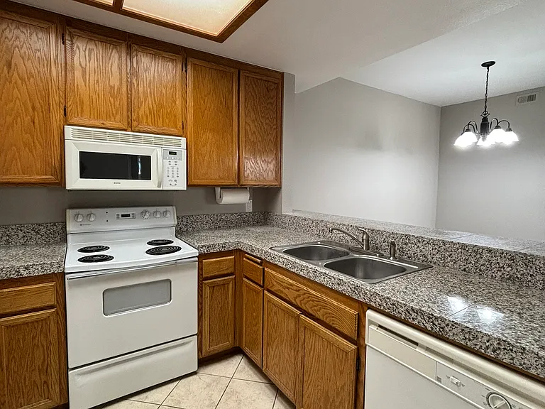 2236 River Run Dr #226 — Photo 2
