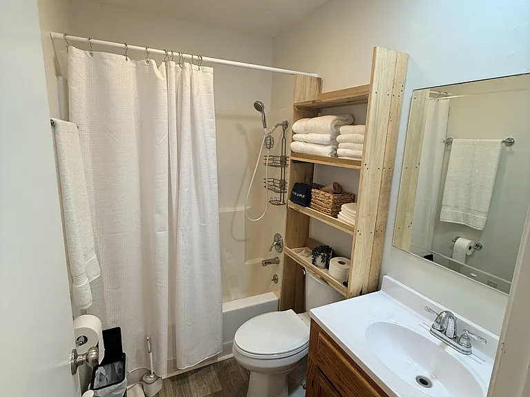 1803 Thomas Ln #B — Photo 41