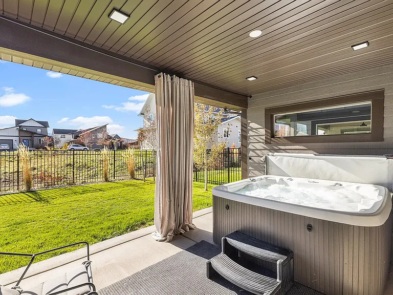 2082 Dennison Ln — Photo 18